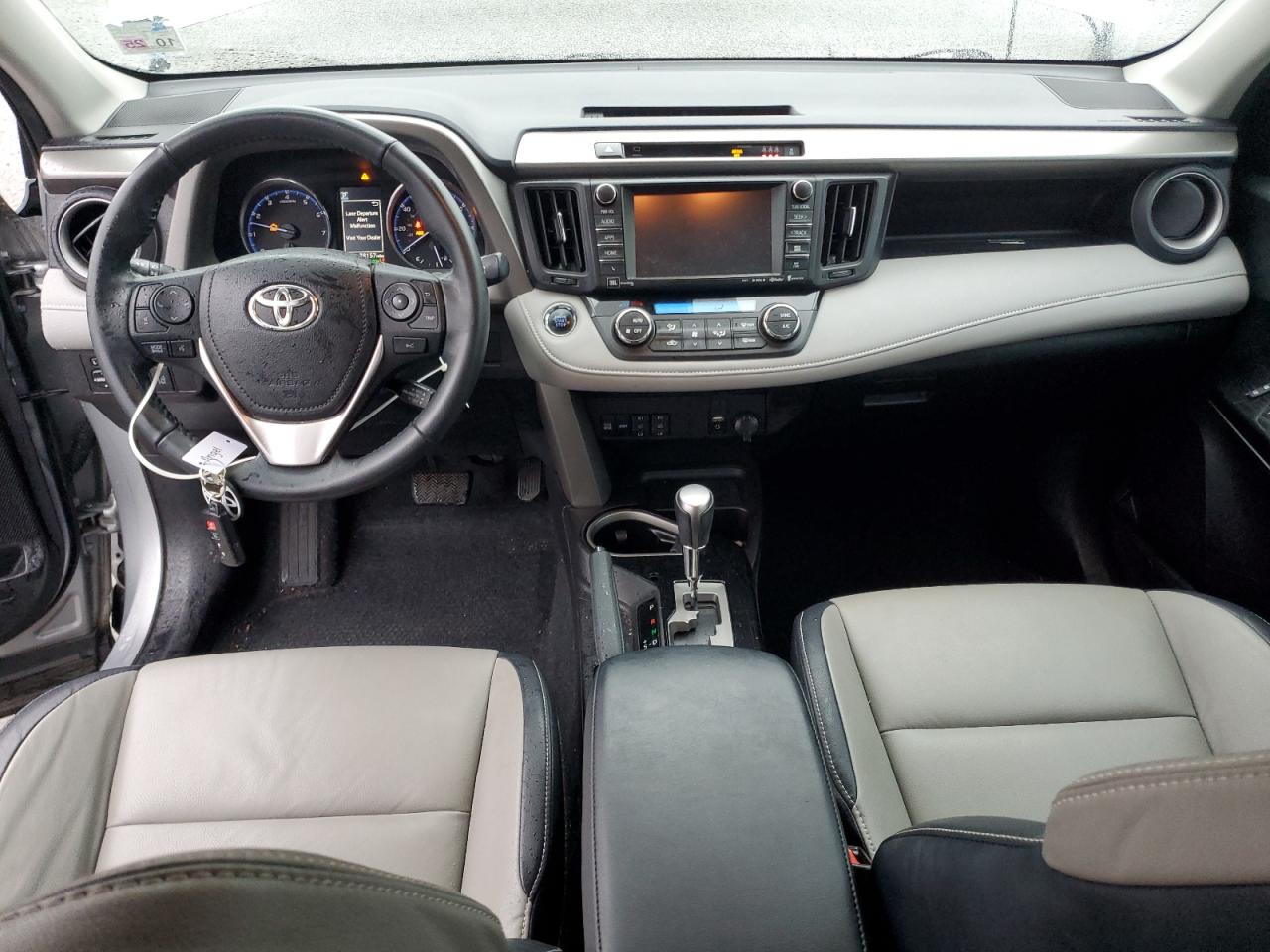 2018 Toyota RAV 4 - Image 8