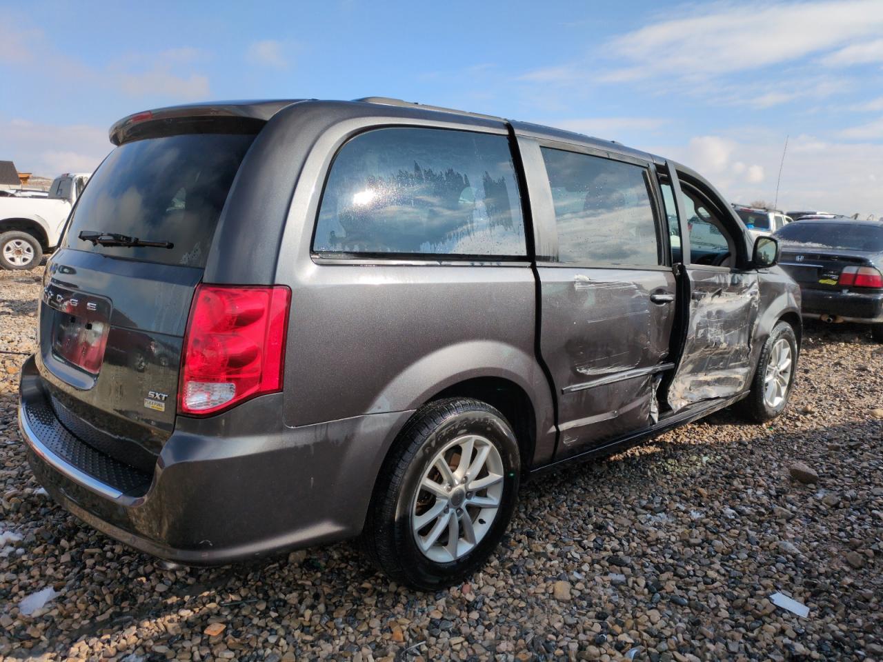 2015 Dodge Caravan - Image 3
