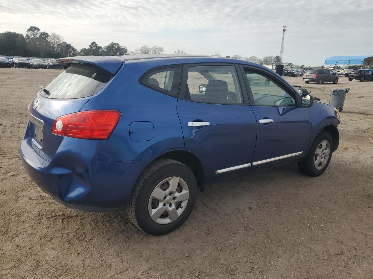 2011 Nissan Rogue - Image 3