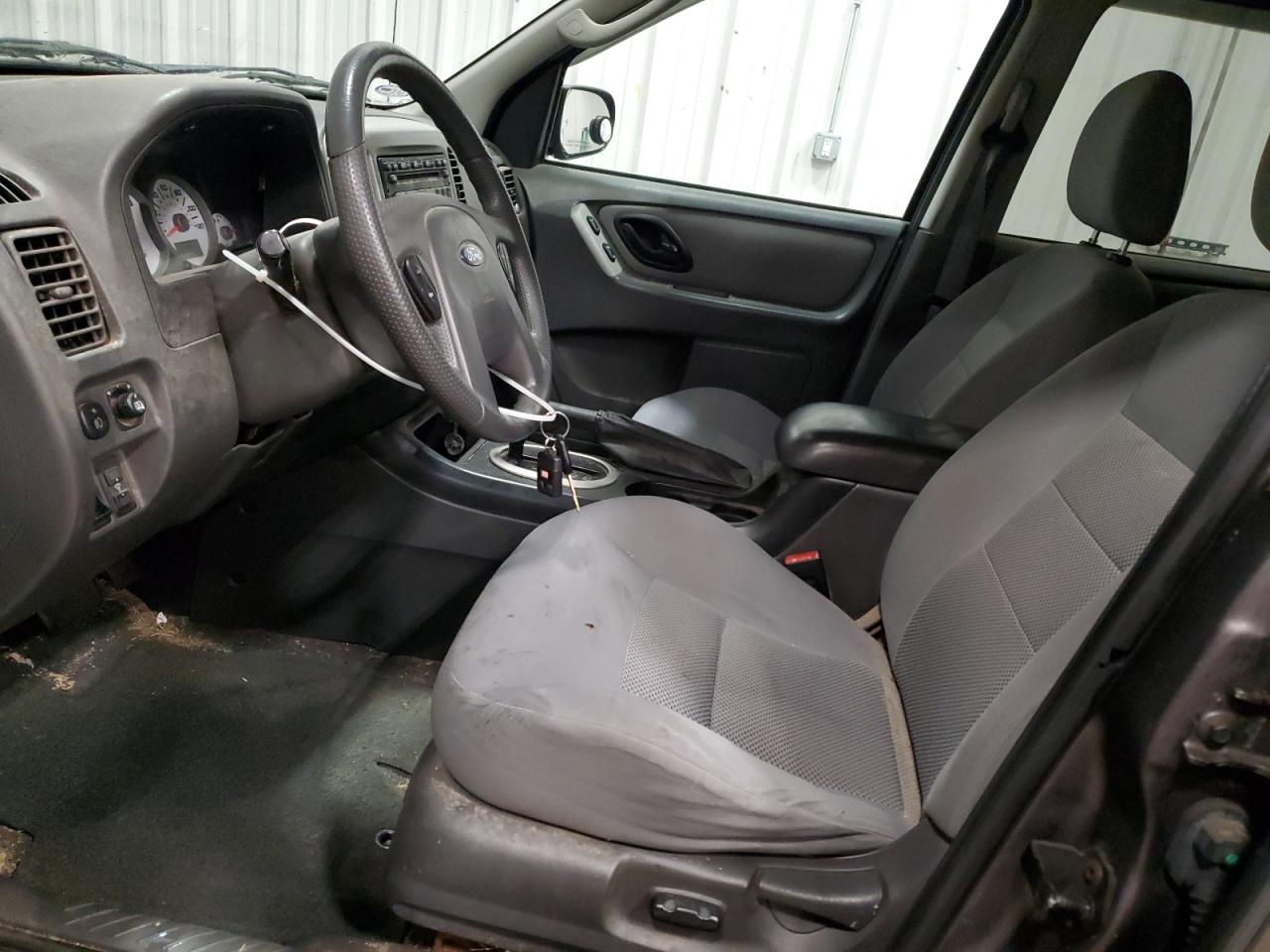 2006 Ford Escape - Image 7