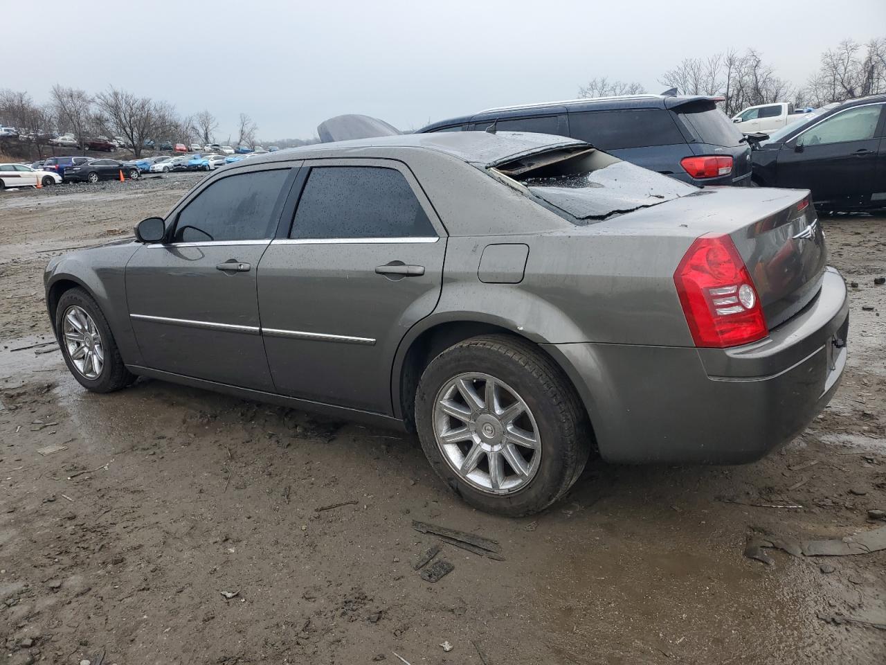2008 Chrysler 300 - Image 2
