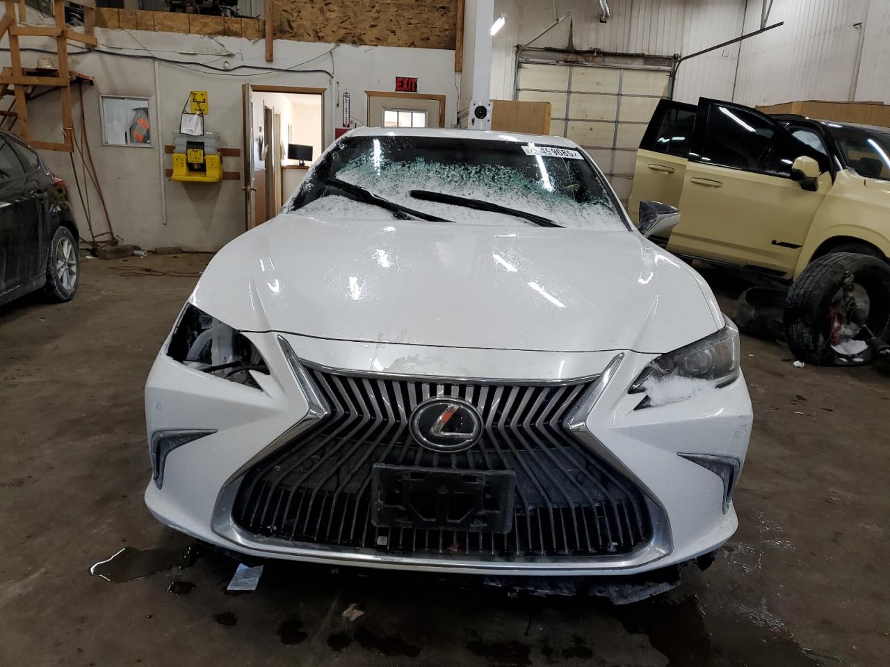 2020 Lexus ES - Image 5