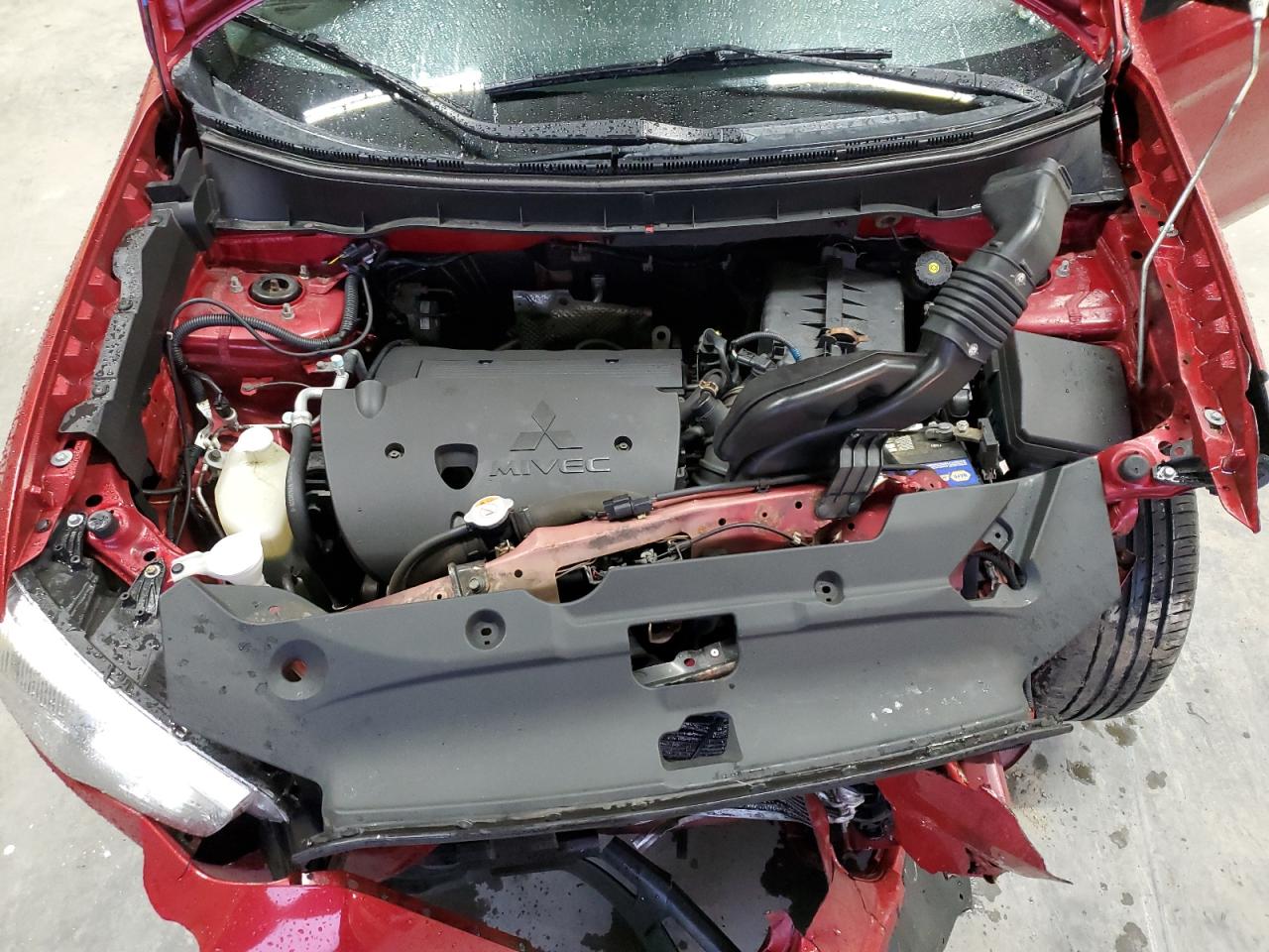2014 Mitsubishi Outlander - Image 13