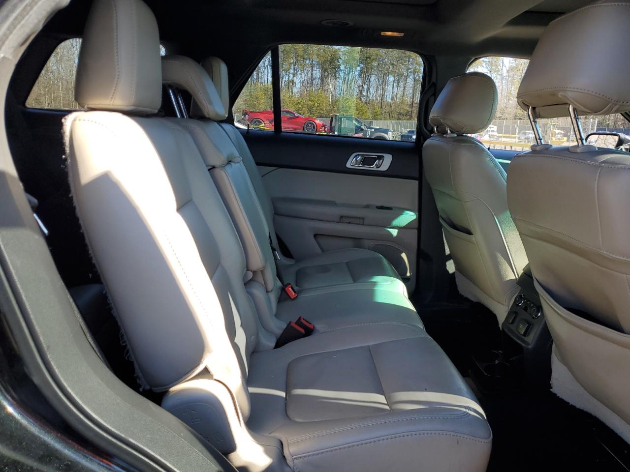 2013 Ford Explorer - Image 11