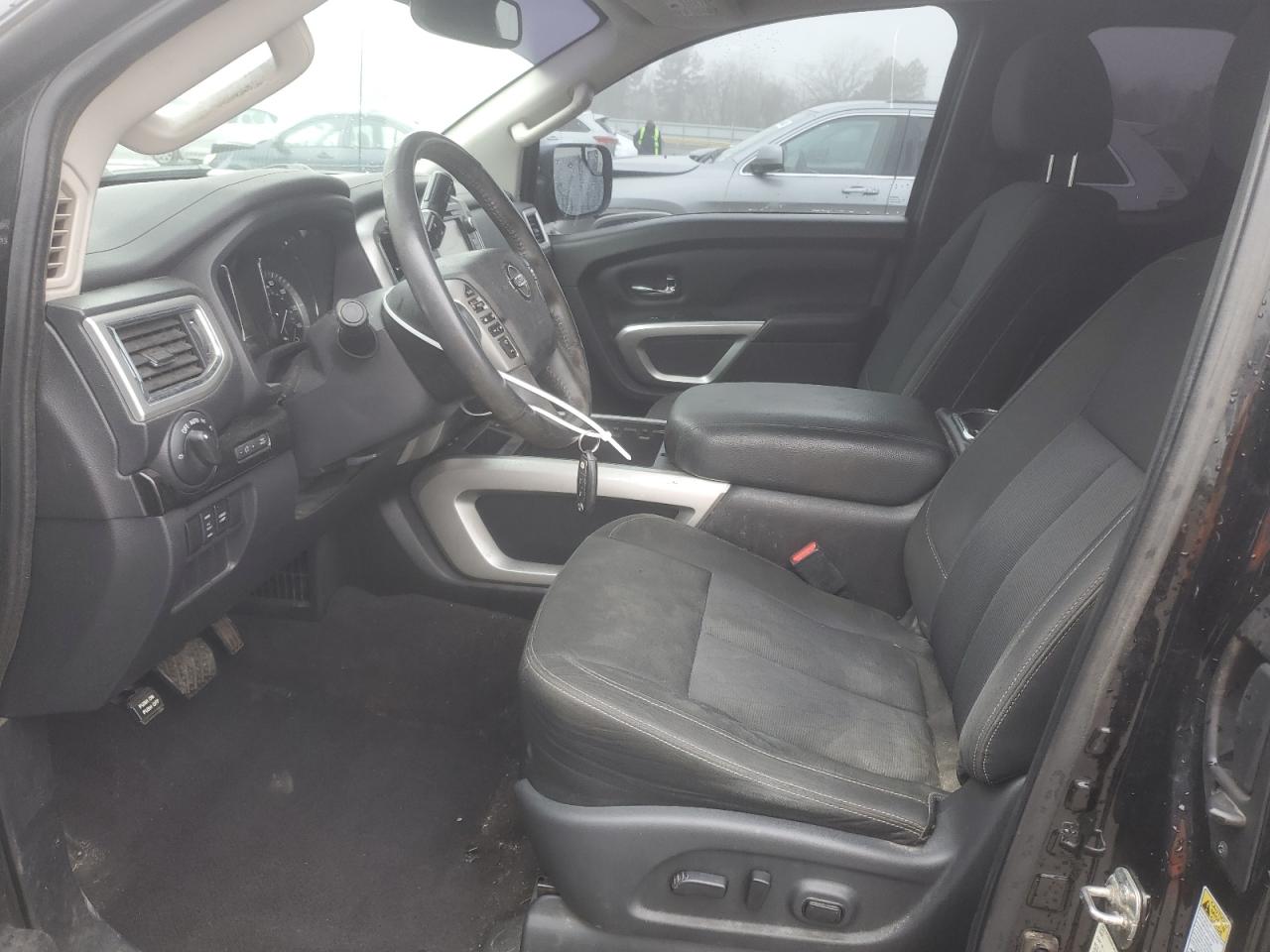 1N6AA1C63JN504650 NISSAN TITAN 2018