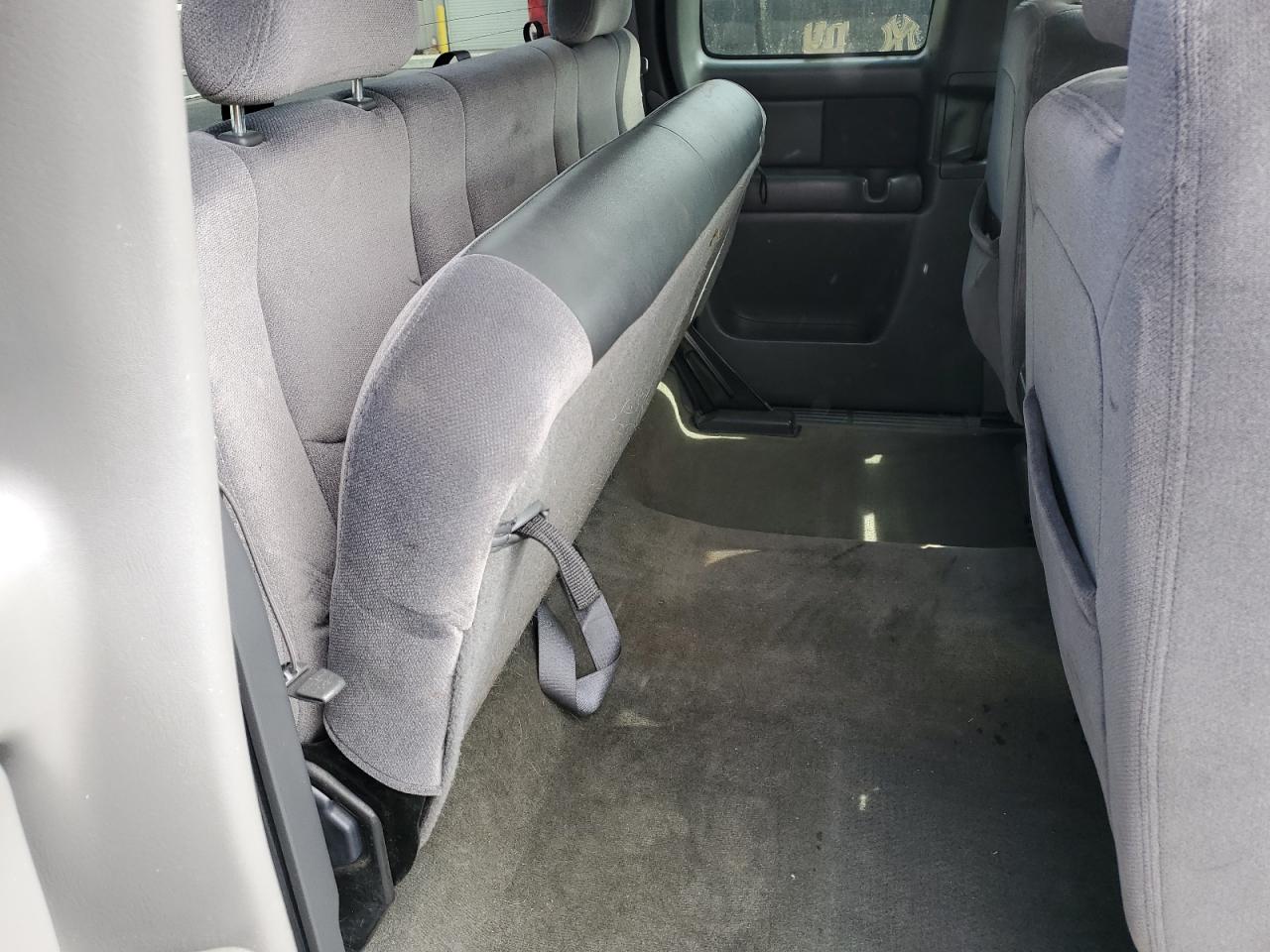 2003 GMC Sierra - Image 10