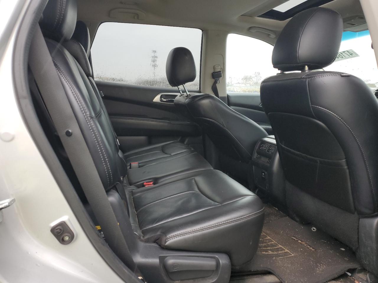 2014 Nissan Pathfinder - Image 11