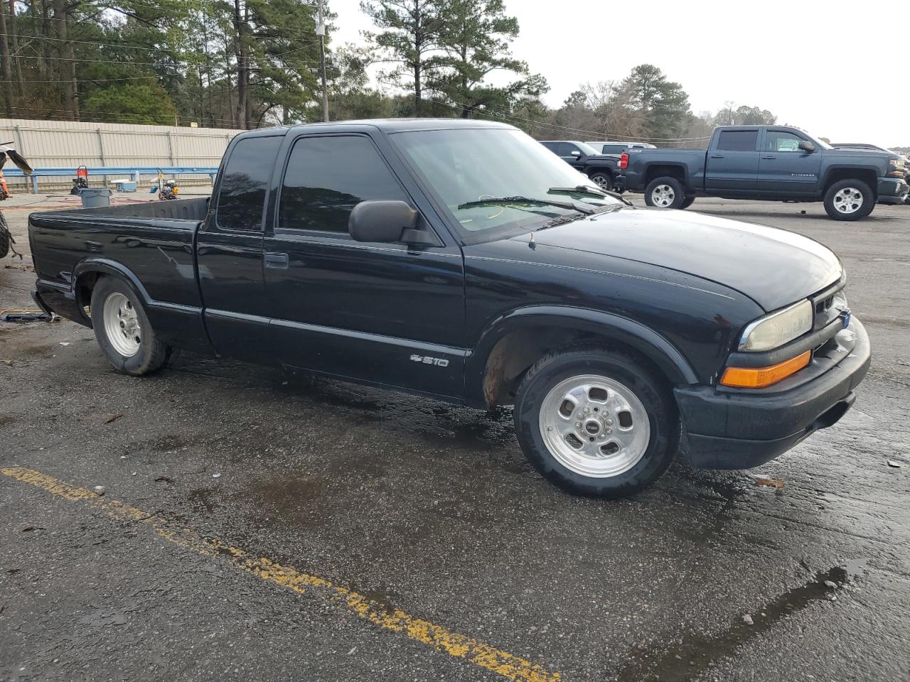 2003 Chevrolet S-10 Pickup - Image 4