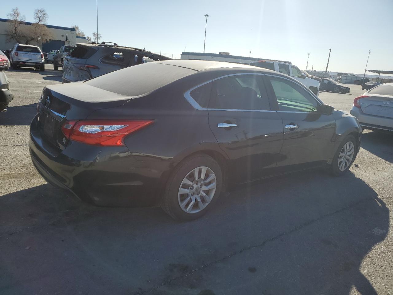 2016 Nissan Altima - Image 3