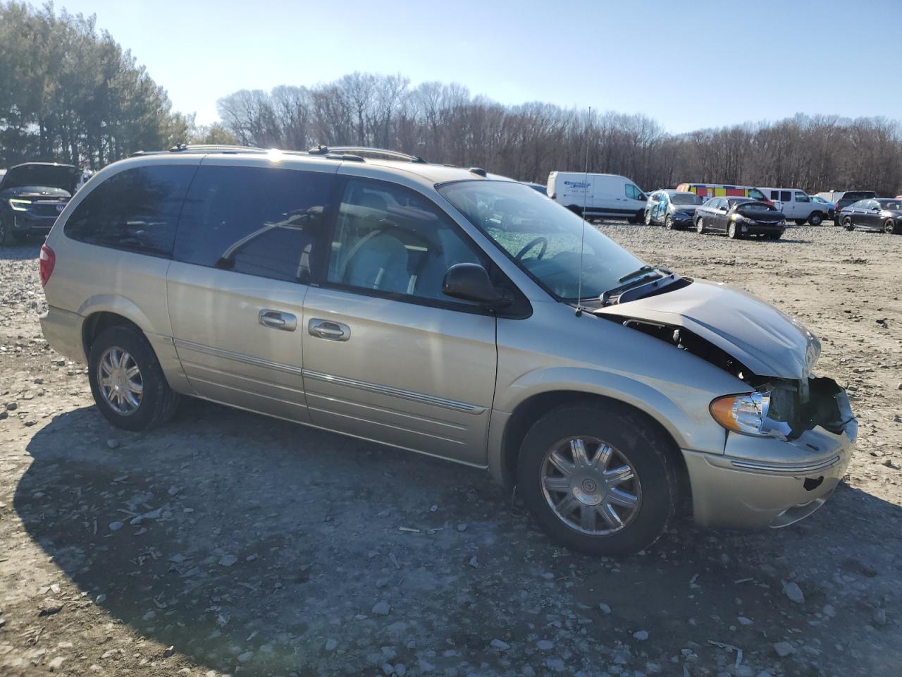 2005 Chrysler Town & Country - Image 4