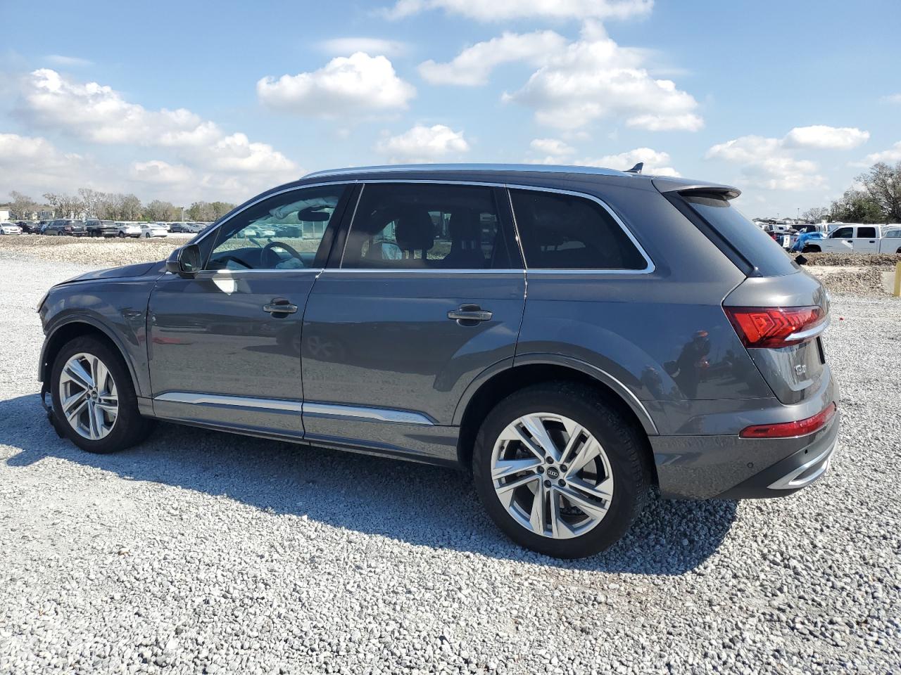 2021 Audi Q7 - Image 2