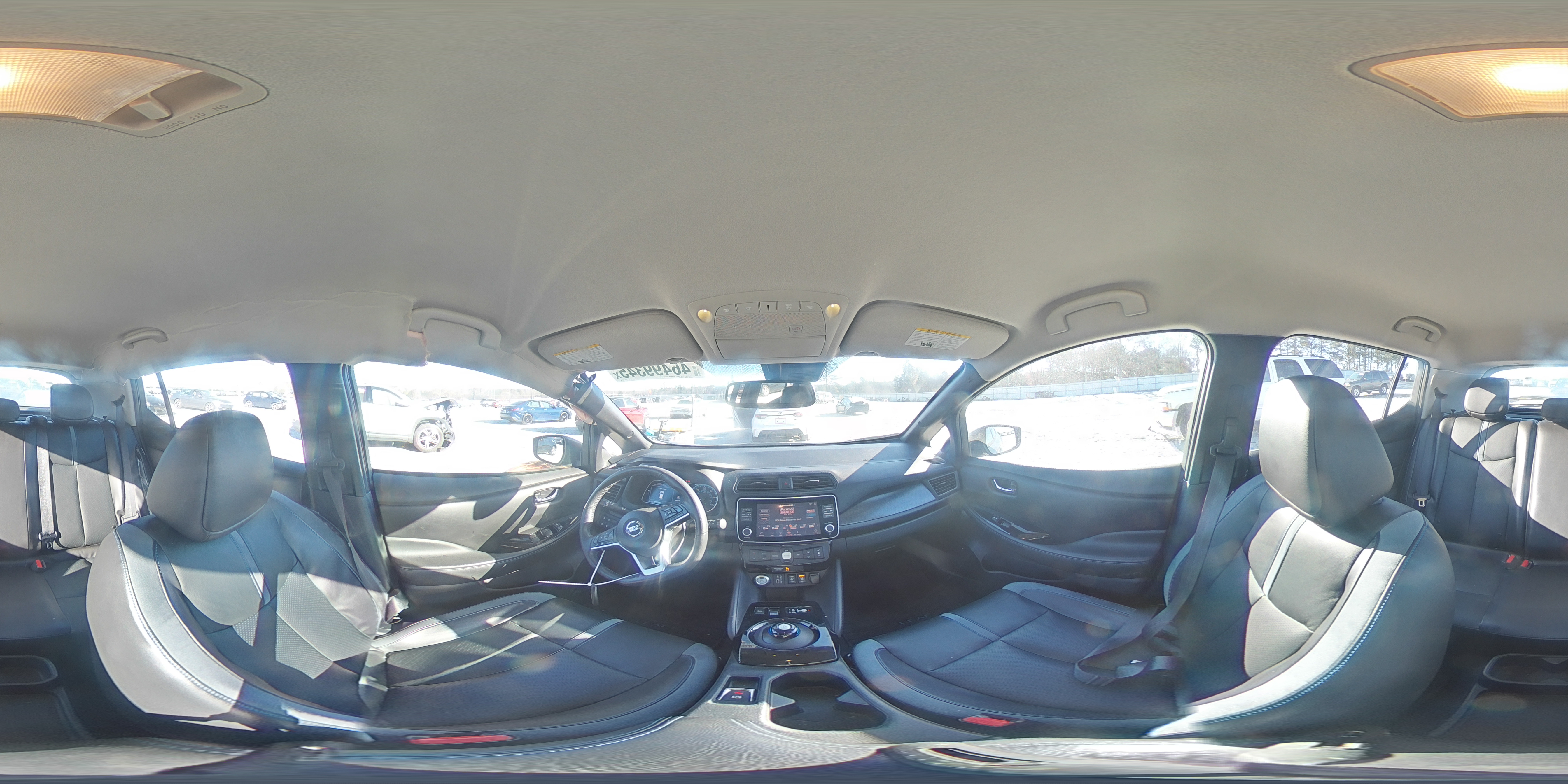 2020 Nissan Leaf - Image 13