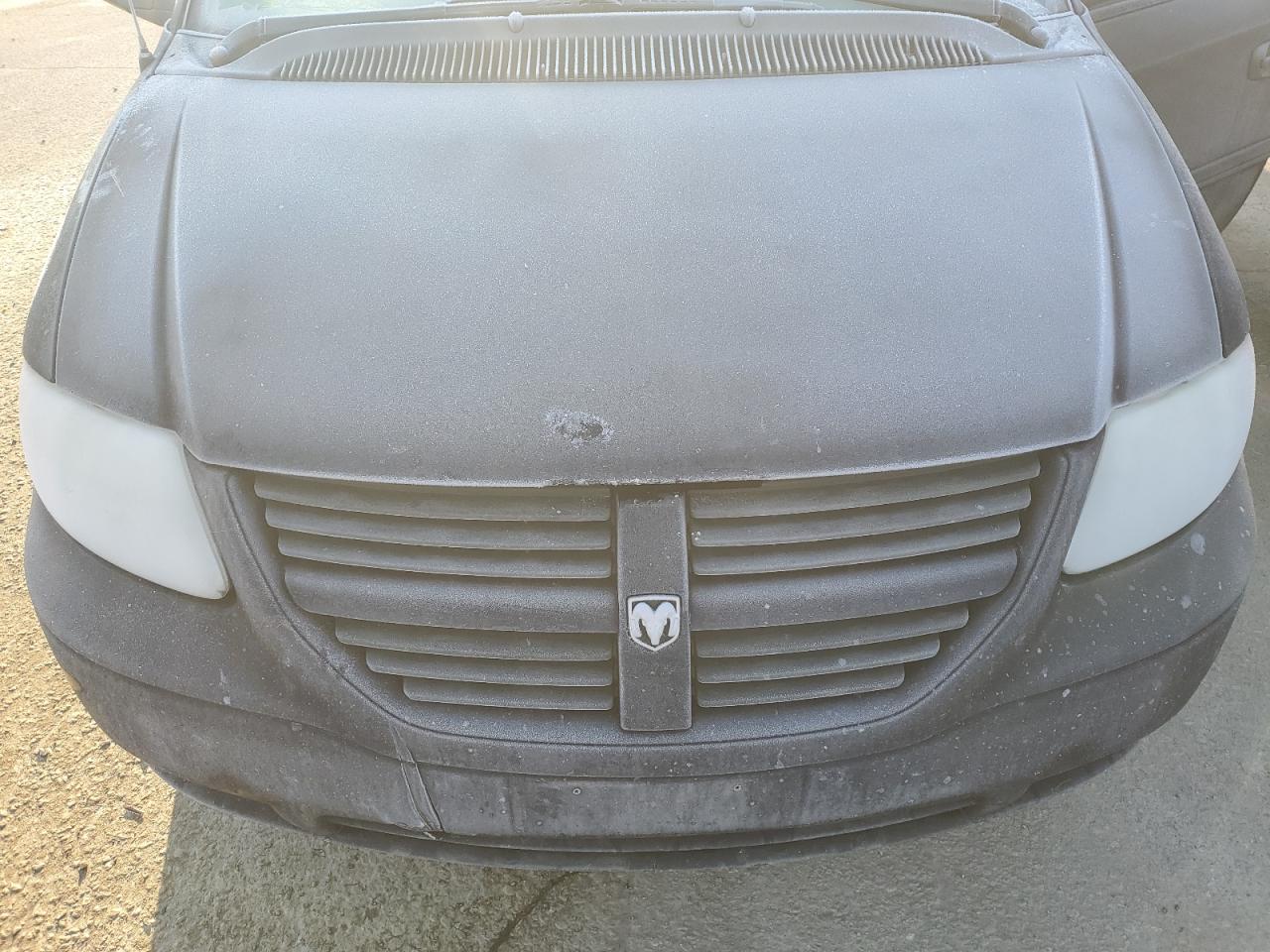 2005 Dodge Caravan - Image 12