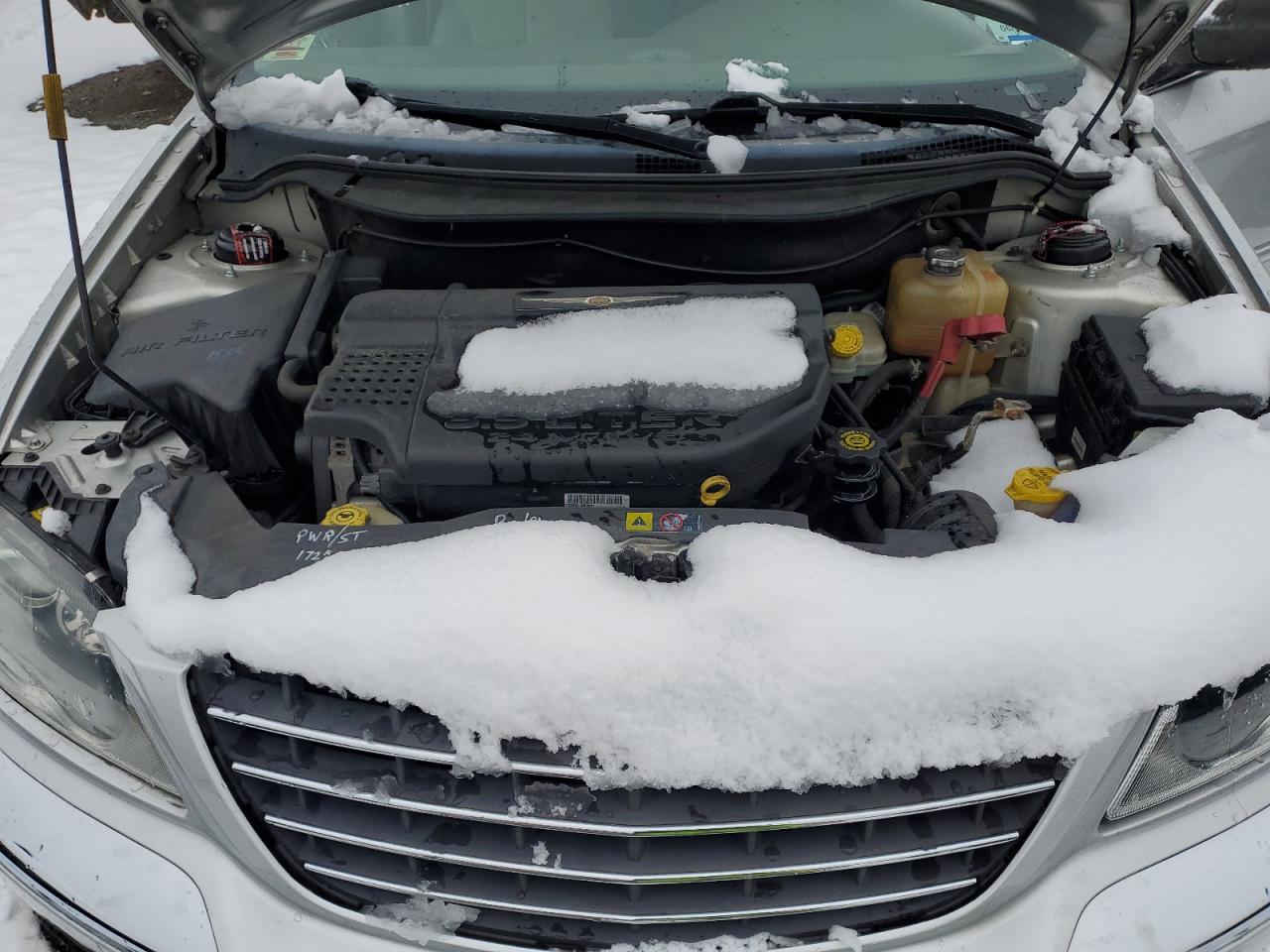 2004 Chrysler Pacifica - Image 12