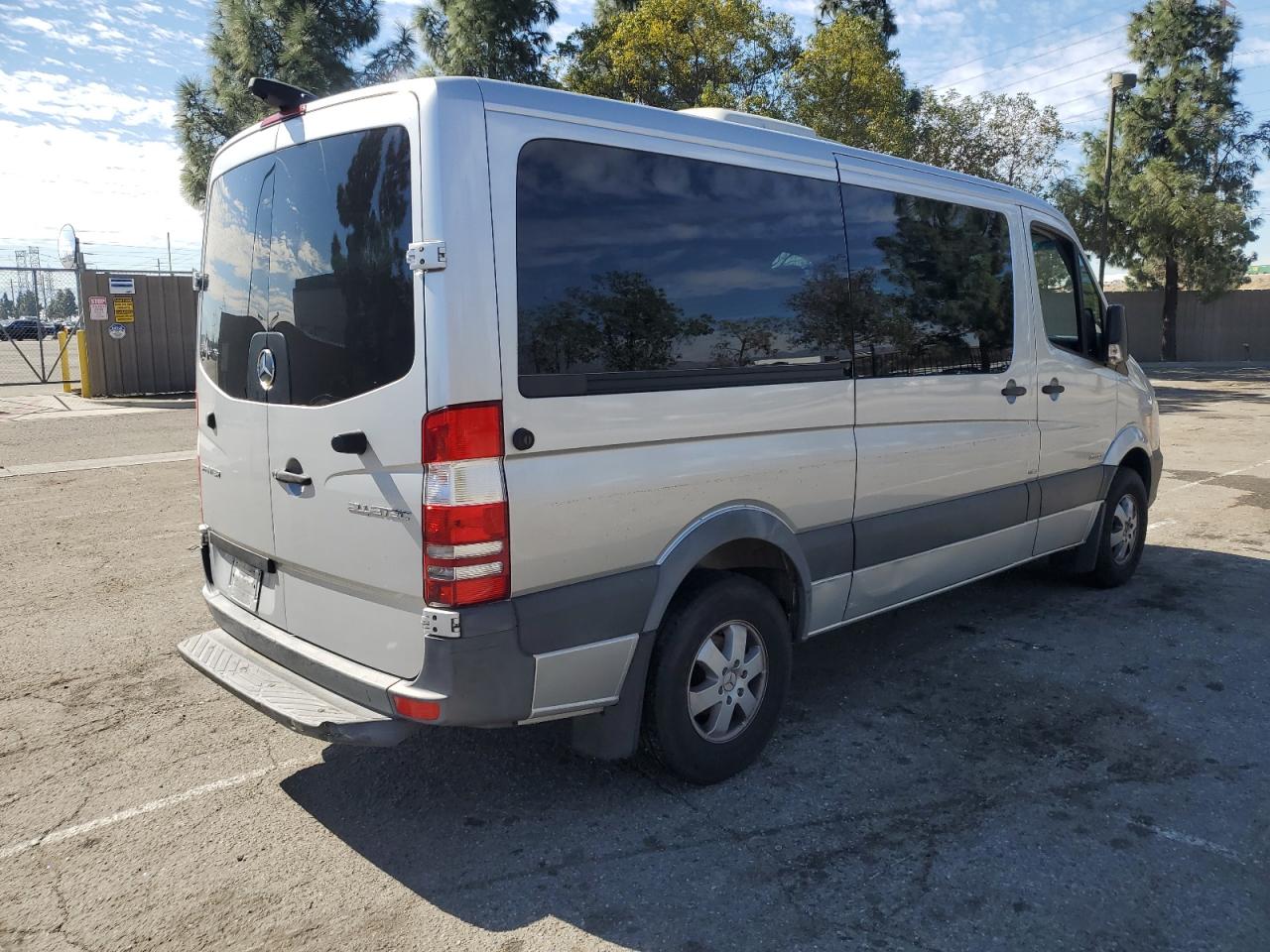 2014 Mercedes-Benz Sprinter - Image 3