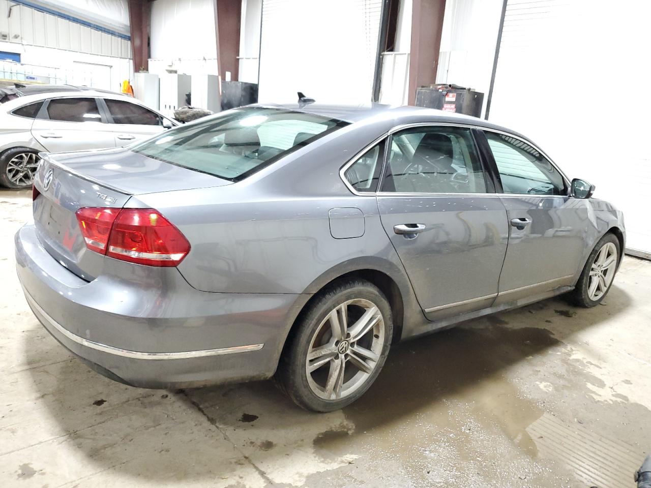 2015 Volkswagen Passat - Image 3