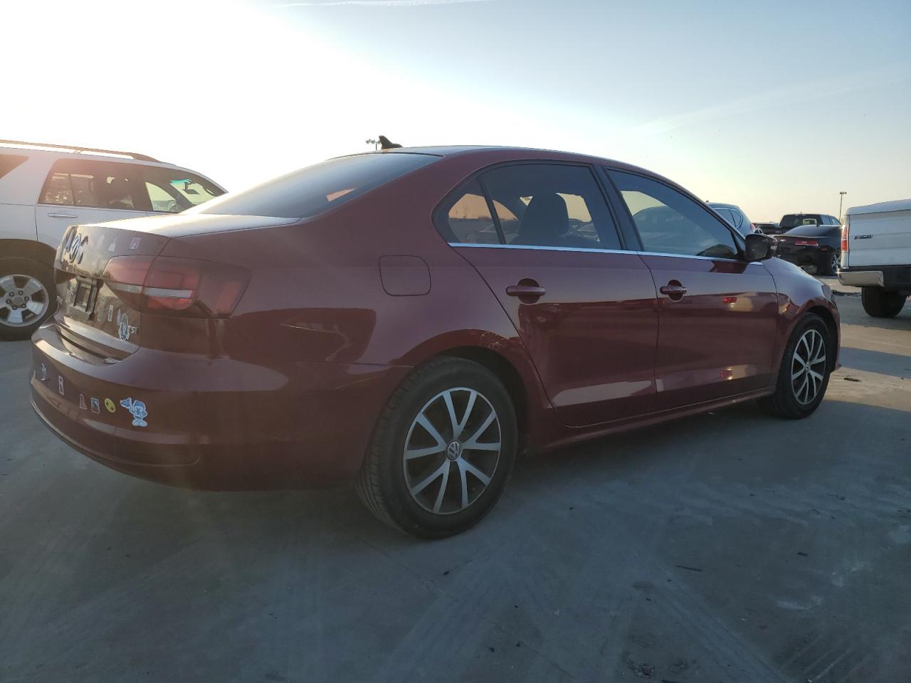 2017 Volkswagen Jetta - Image 3