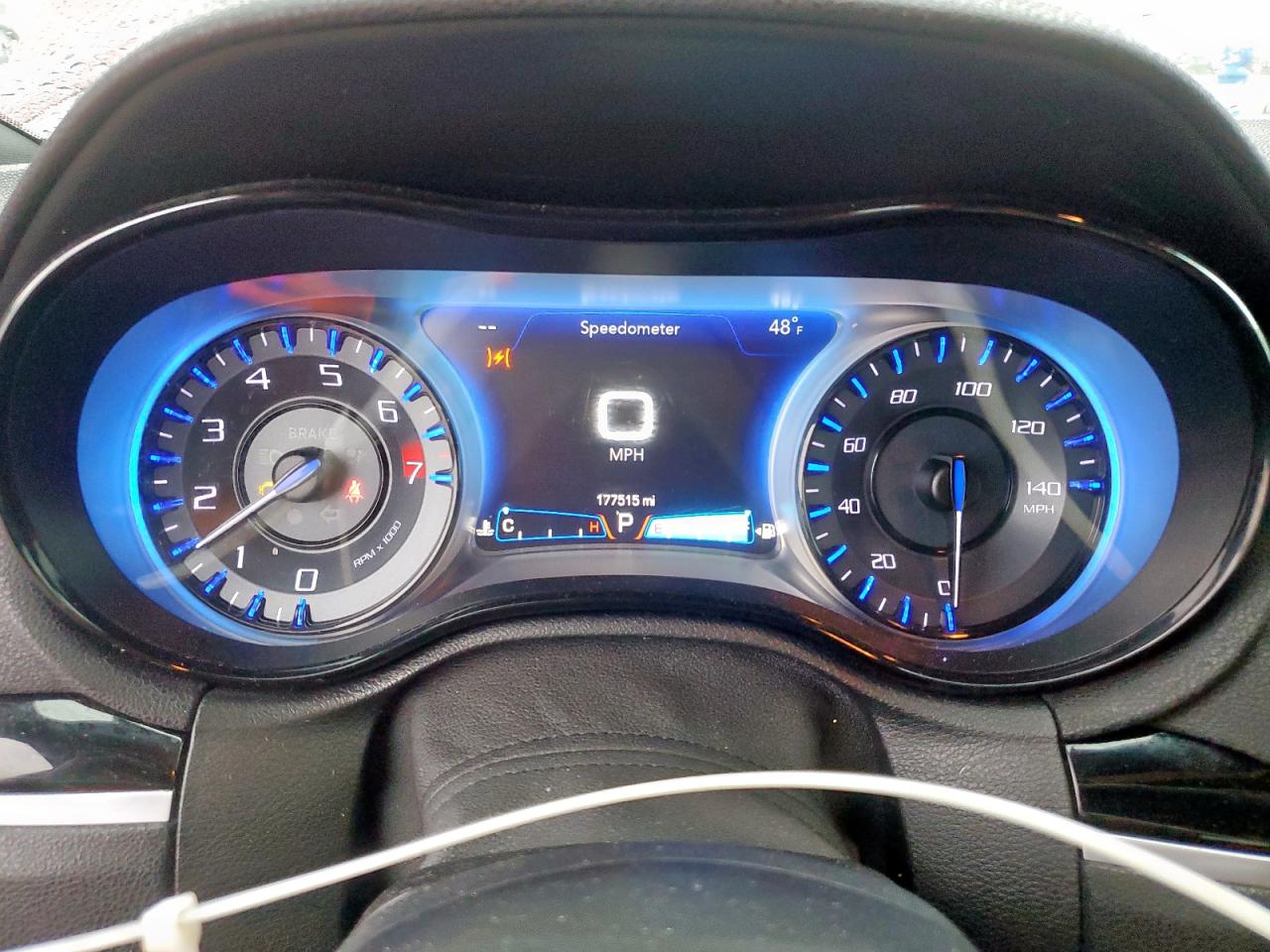 2018 Chrysler 300 - Image 9