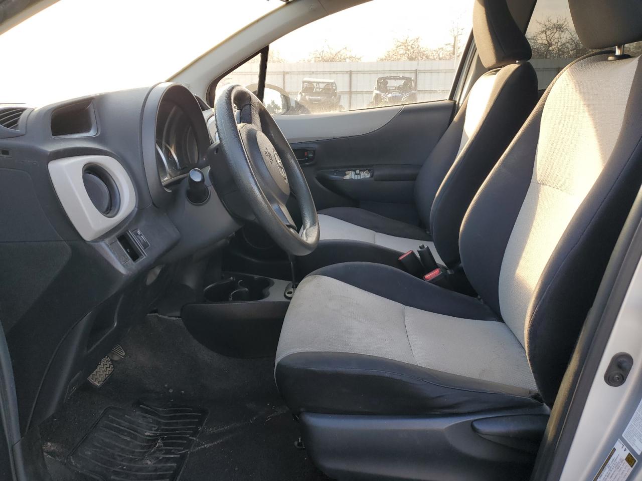 2013 Toyota Yaris - Image 7
