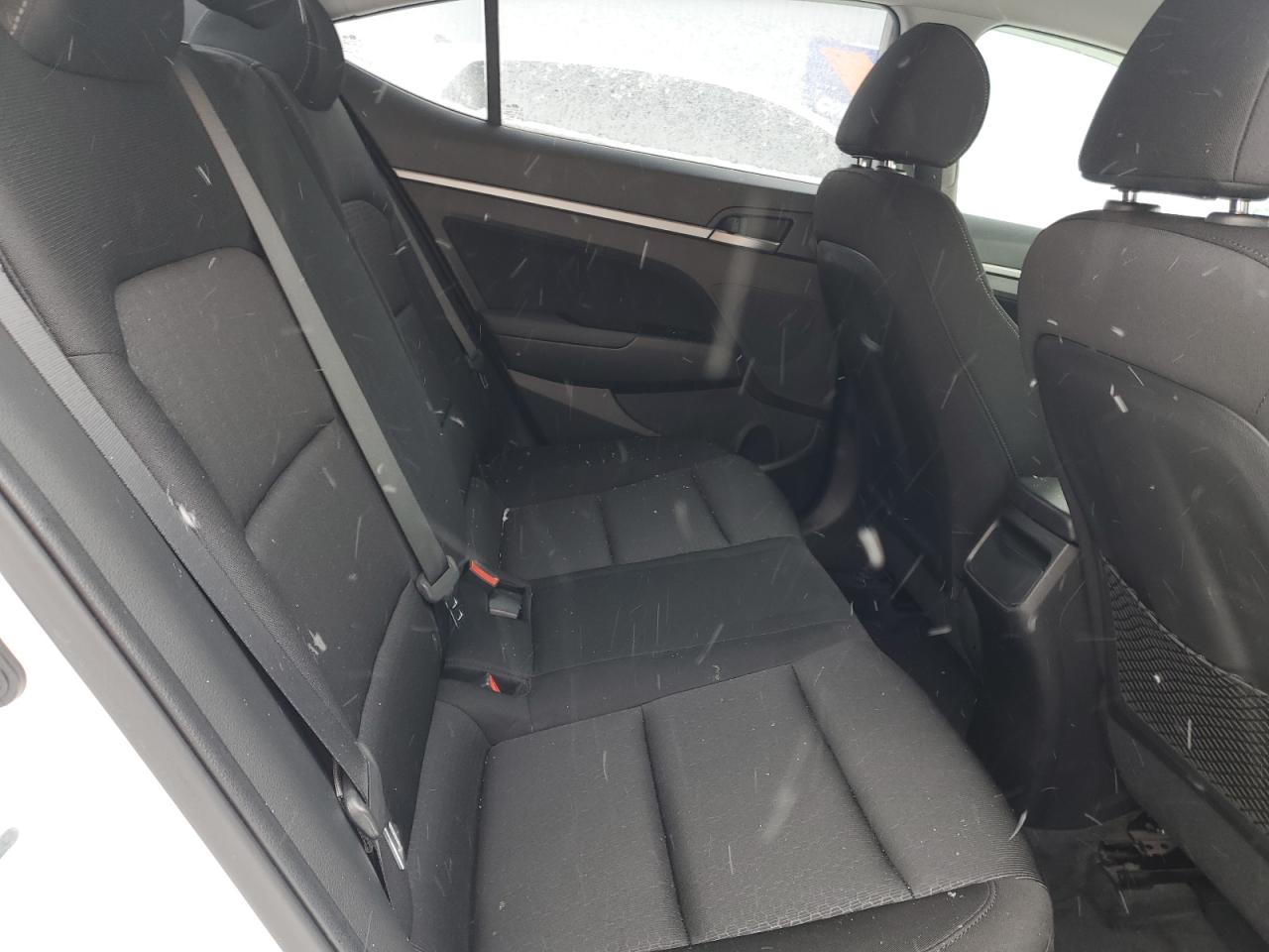 2017 Hyundai Elantra - Image 10
