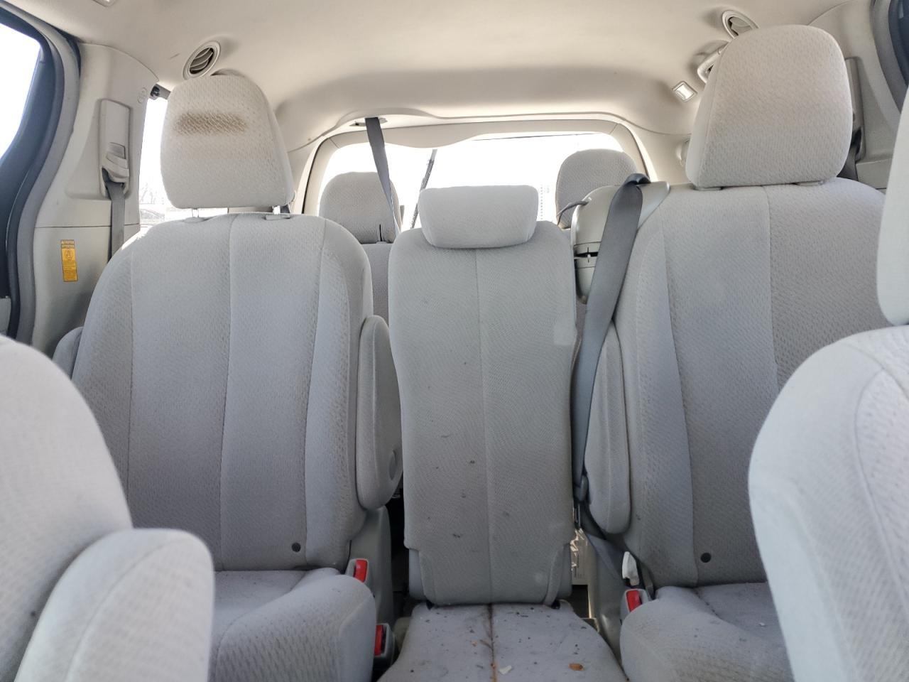 2013 Toyota Sienna - Image 10