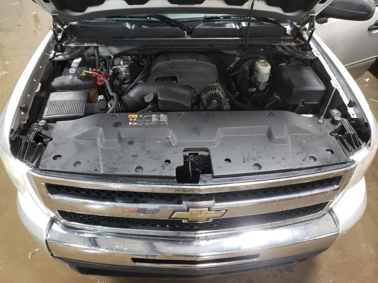 2011 Chevrolet Silverado - Image 11