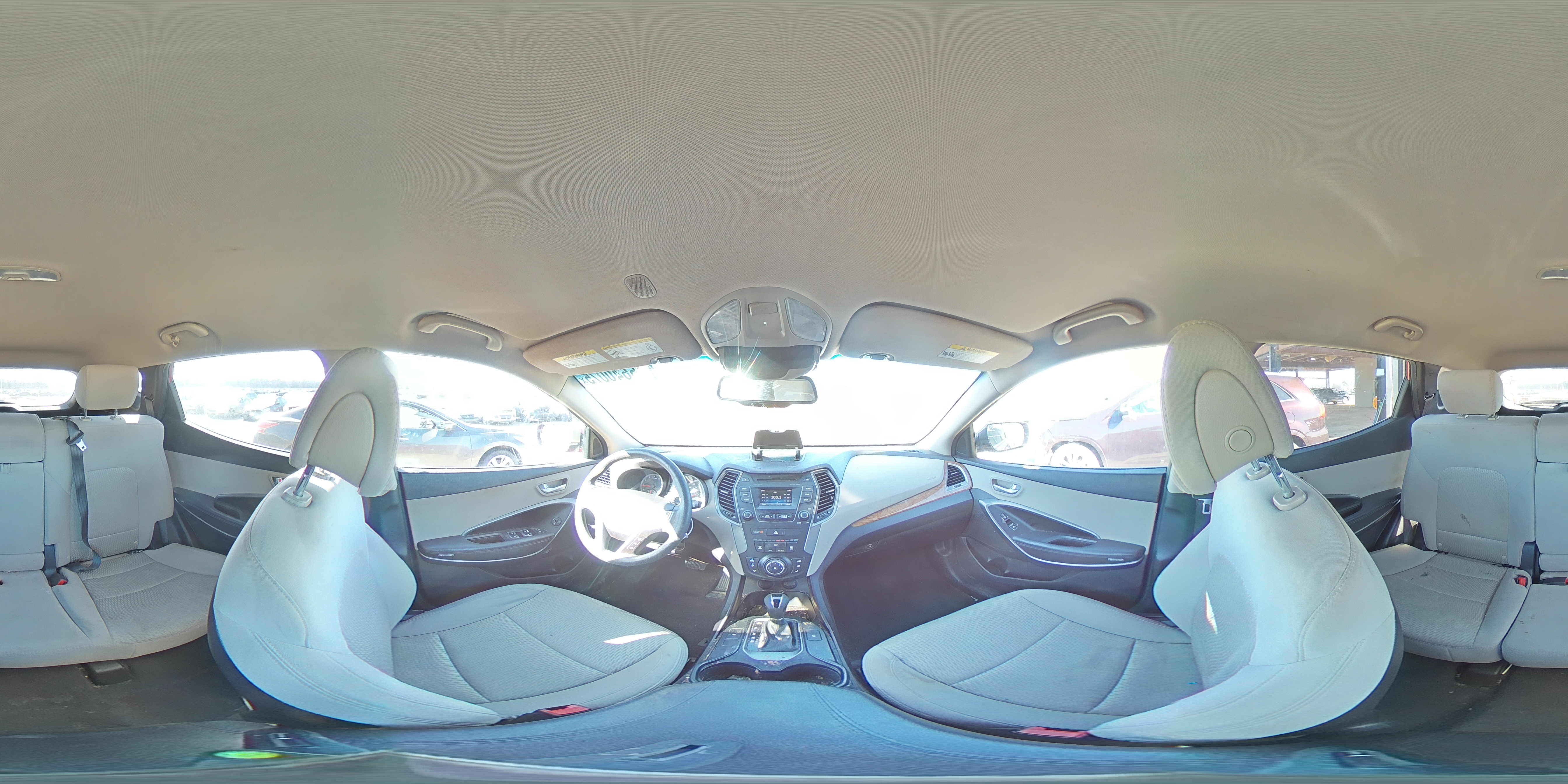 2015 Hyundai Santa Fe - Image 16