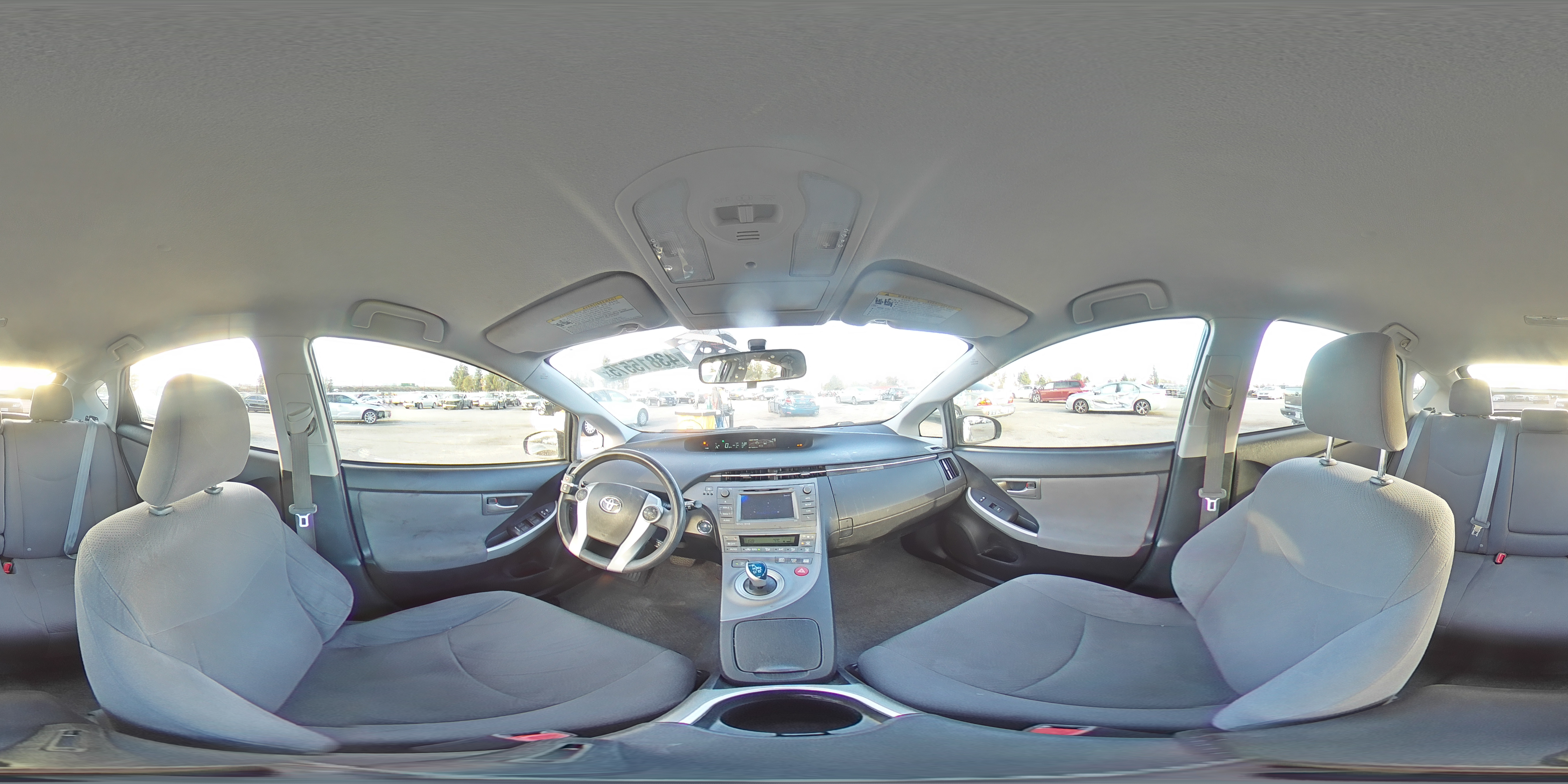2014 Toyota Prius - Image 13
