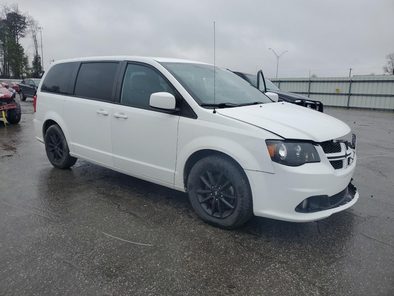 2019 Dodge Caravan - Image 4
