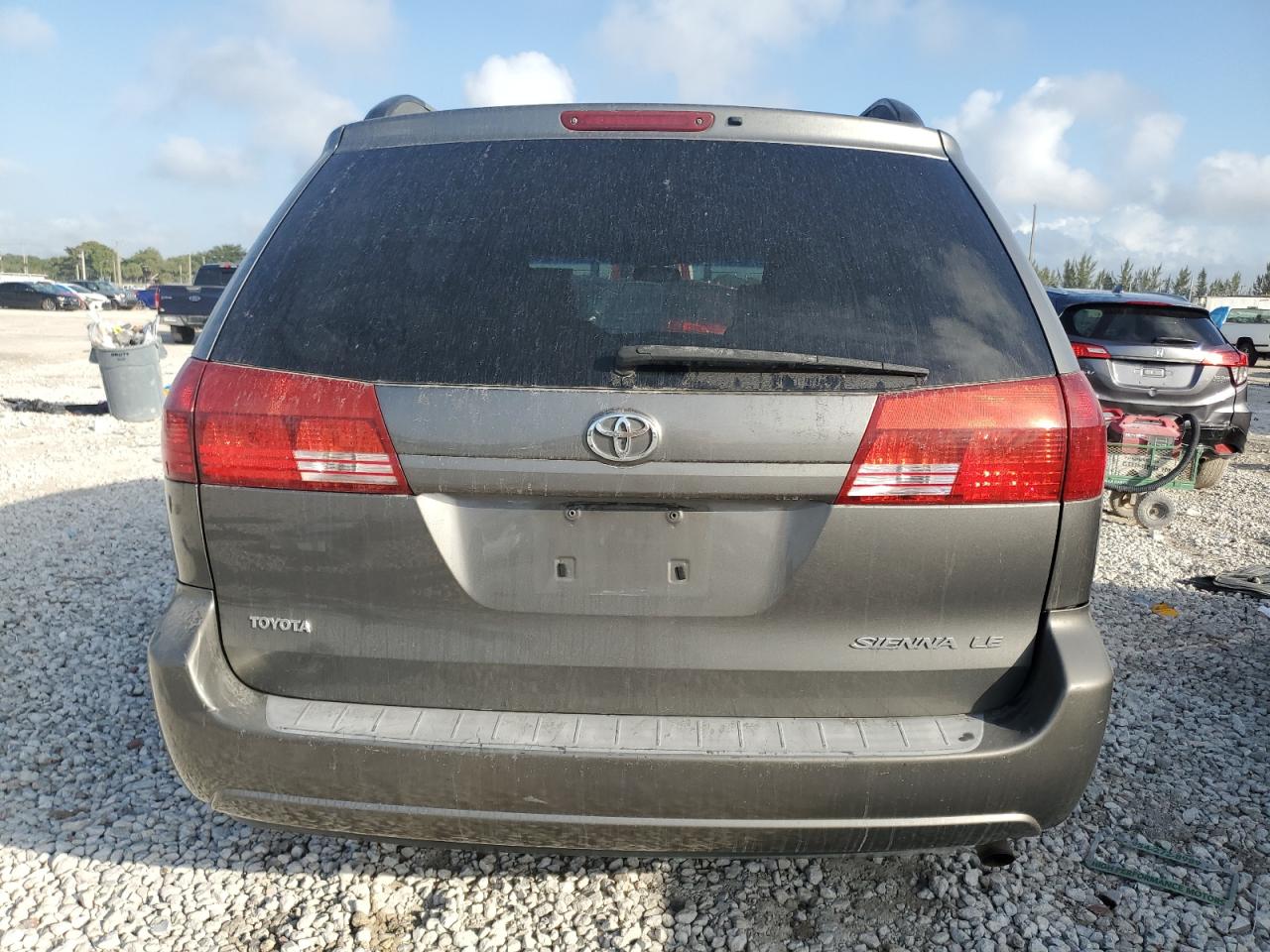 2005 Toyota Sienna - Image 6