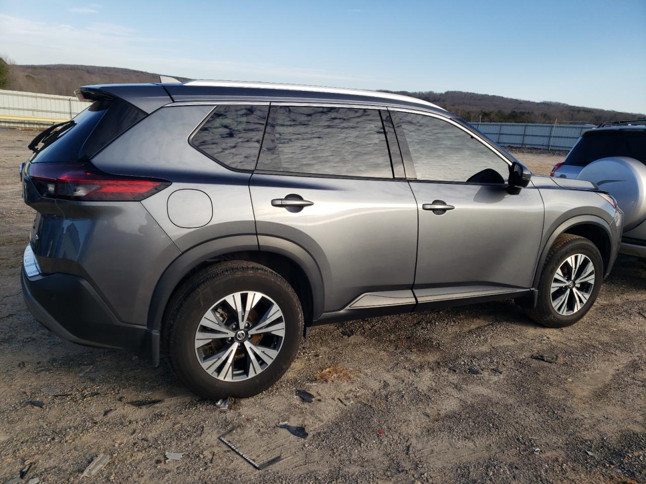 2021 Nissan Rogue - Image 3