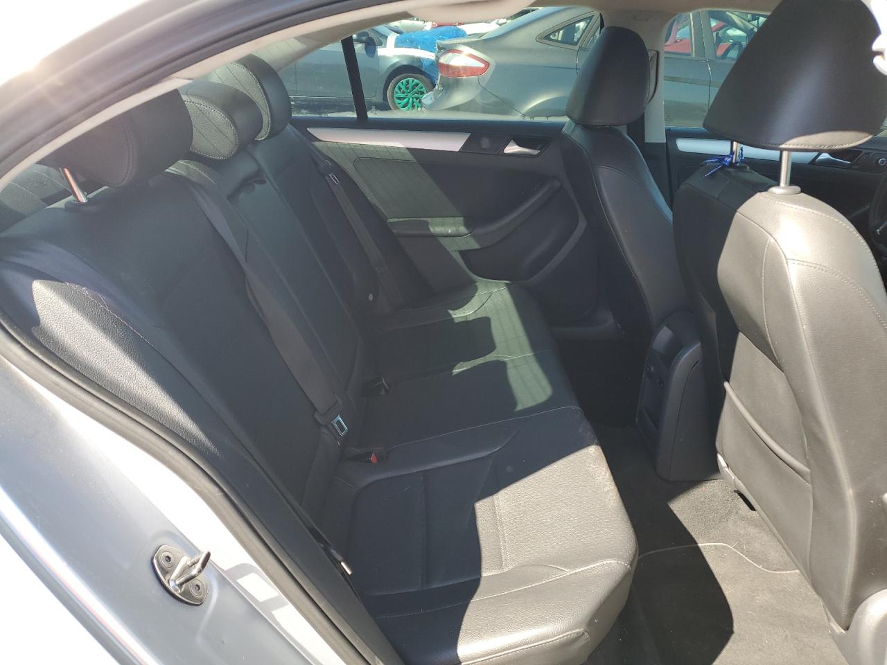 2014 Volkswagen Jetta - Image 10