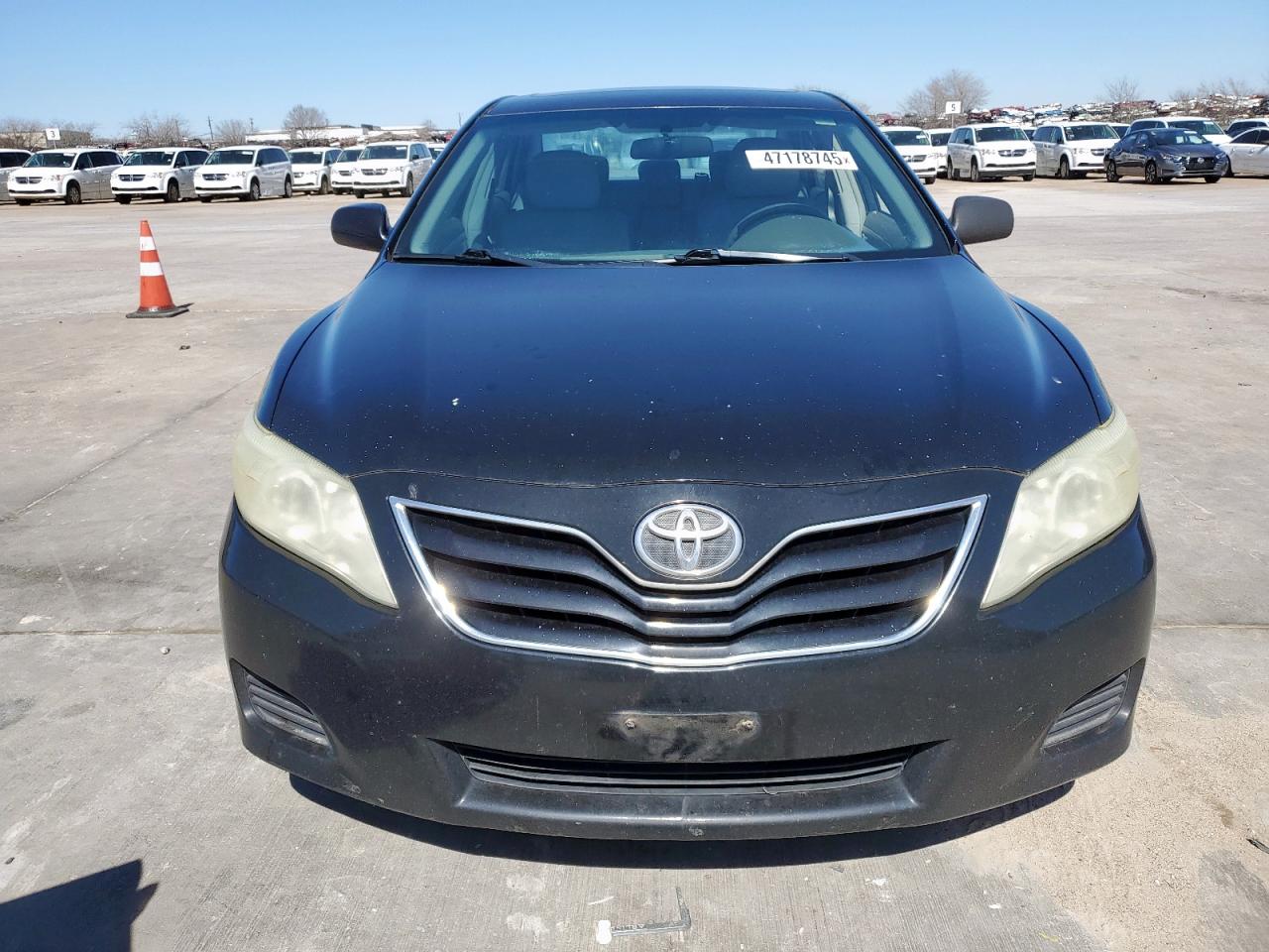2010 Toyota Camry - Image 5