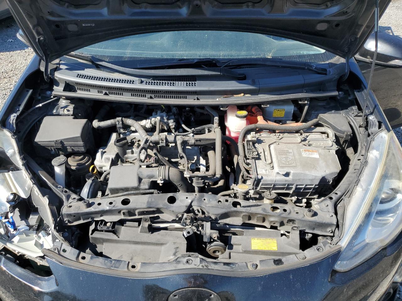 2015 Toyota Prius - Image 11
