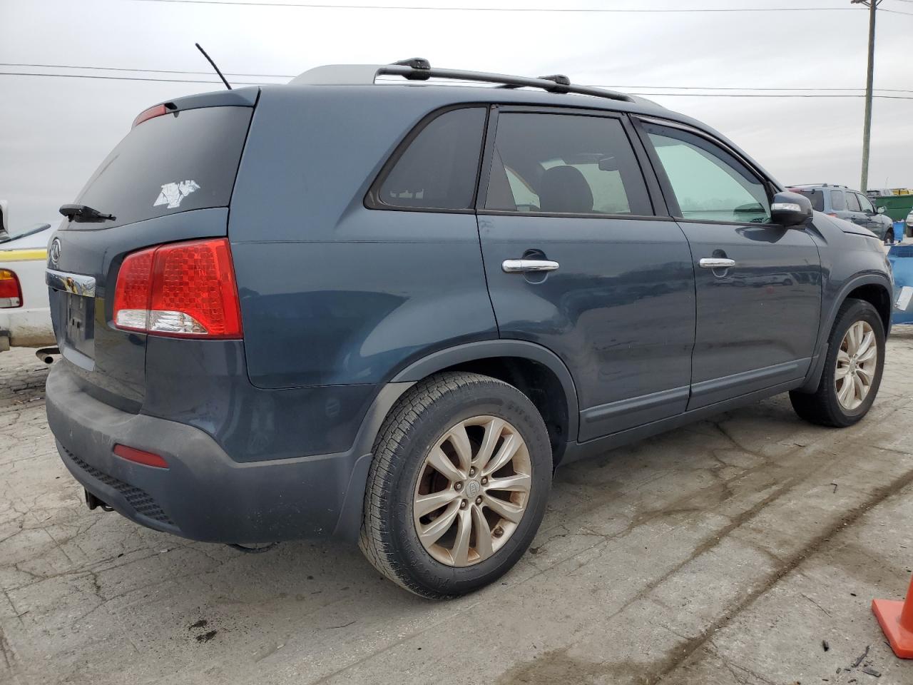 2011 Kia Sorento - Image 3