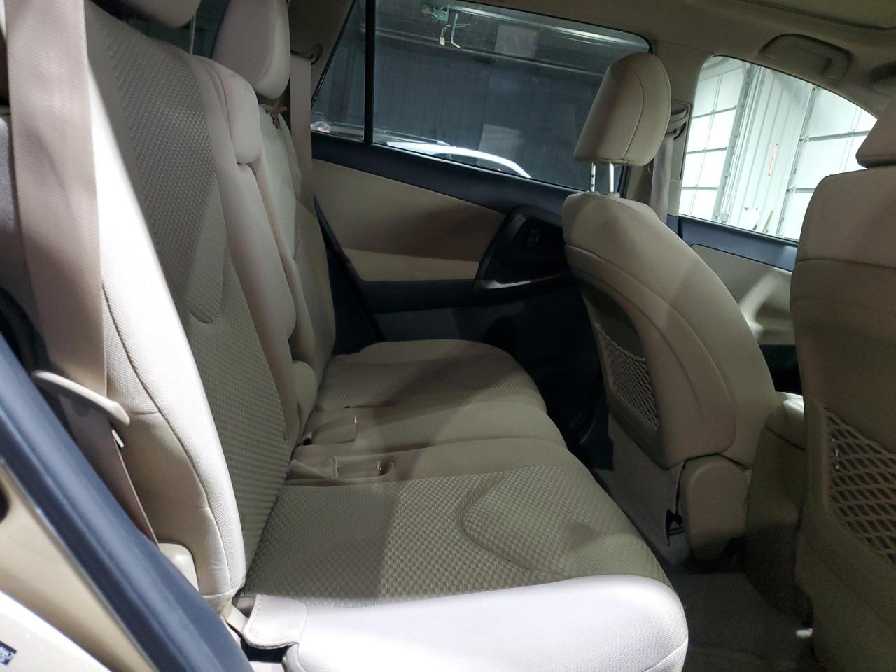 2012 Toyota RAV 4 - Image 11