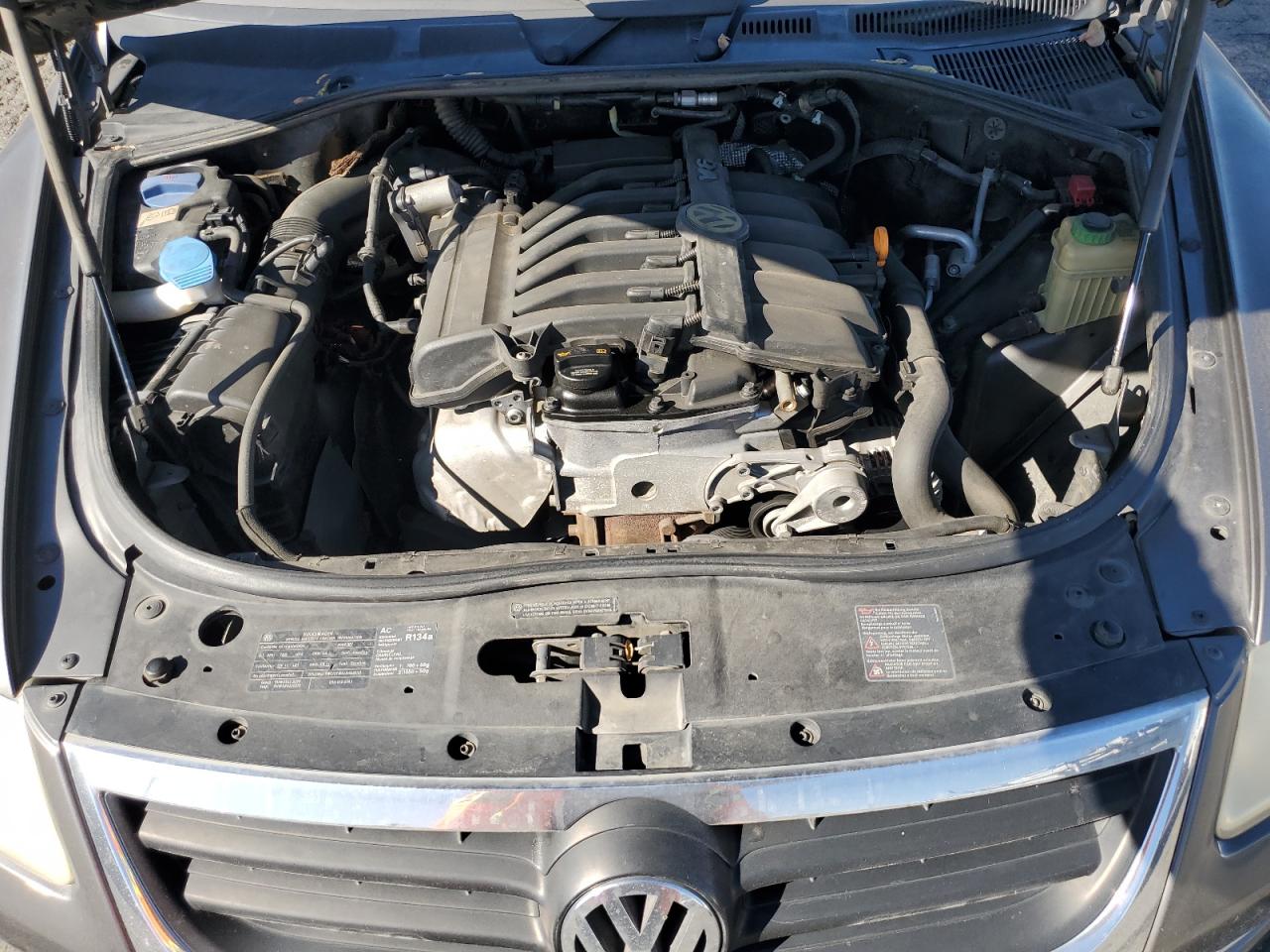 2009 Volkswagen Touareg - Image 12