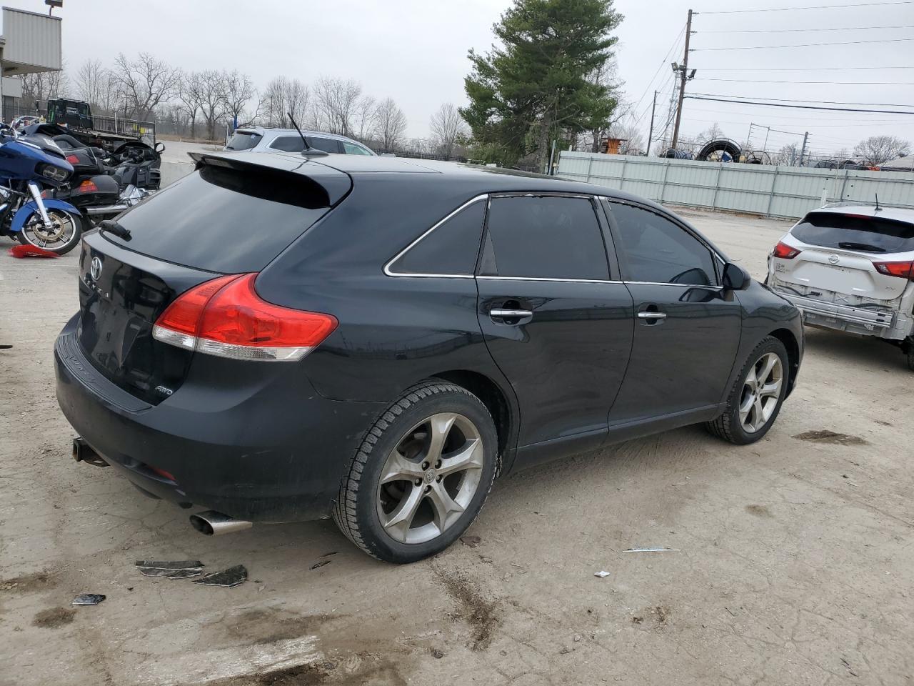 2010 Toyota Venza - Image 3