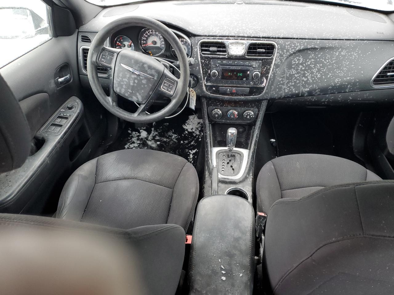 2013 Chrysler 200 - Image 8