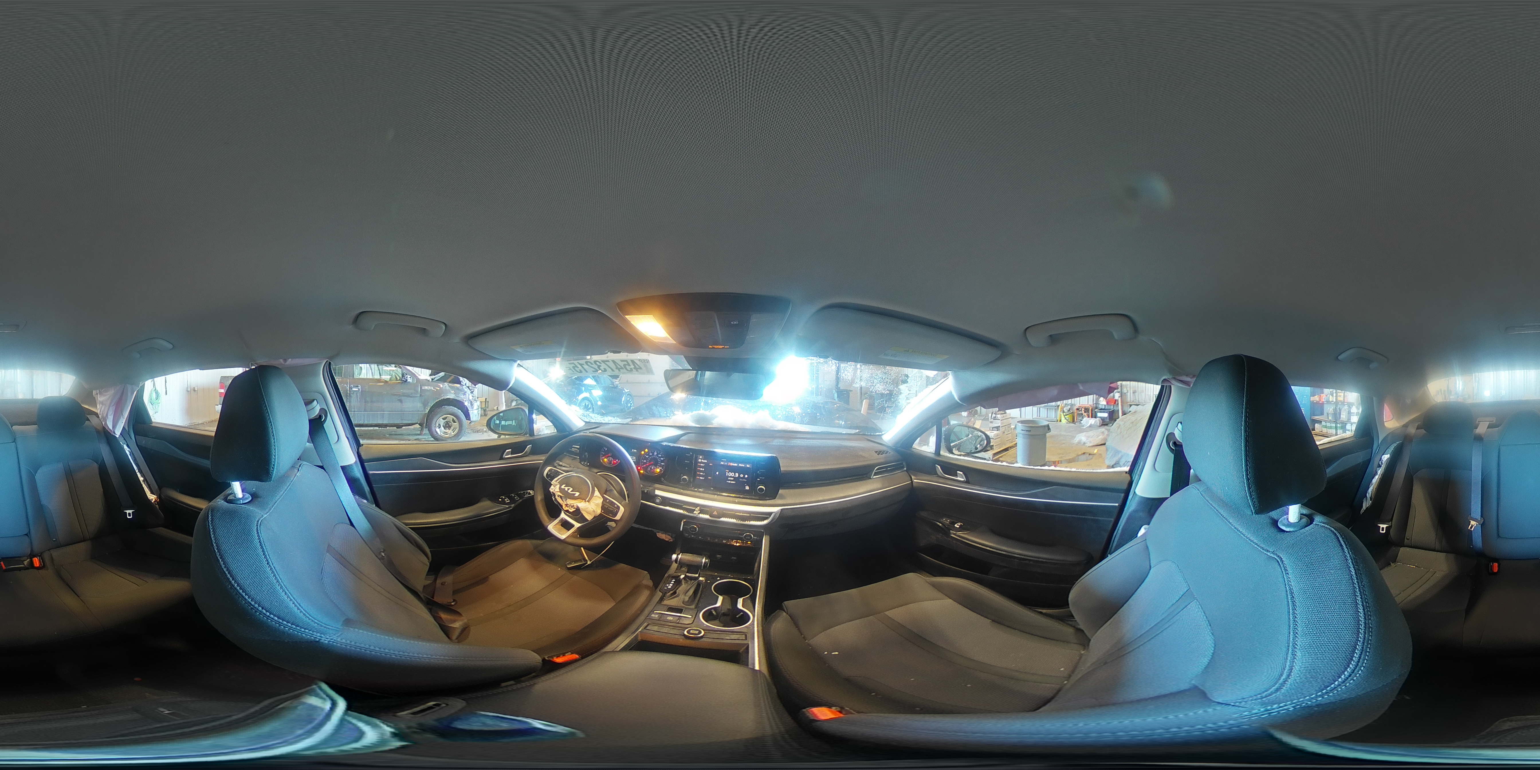 2022 Kia K5 - Image 12