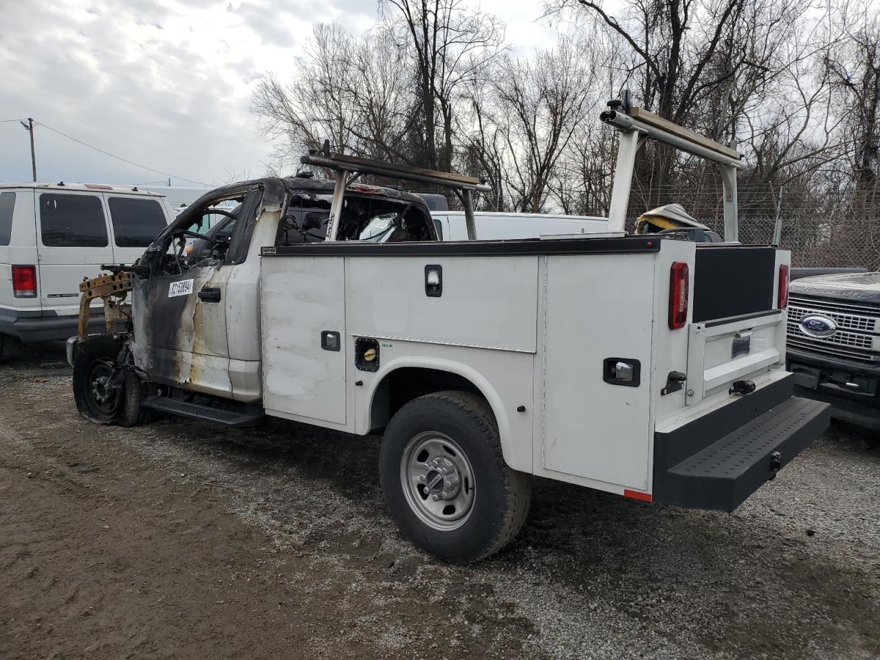 2022 Ford F350 - Image 2
