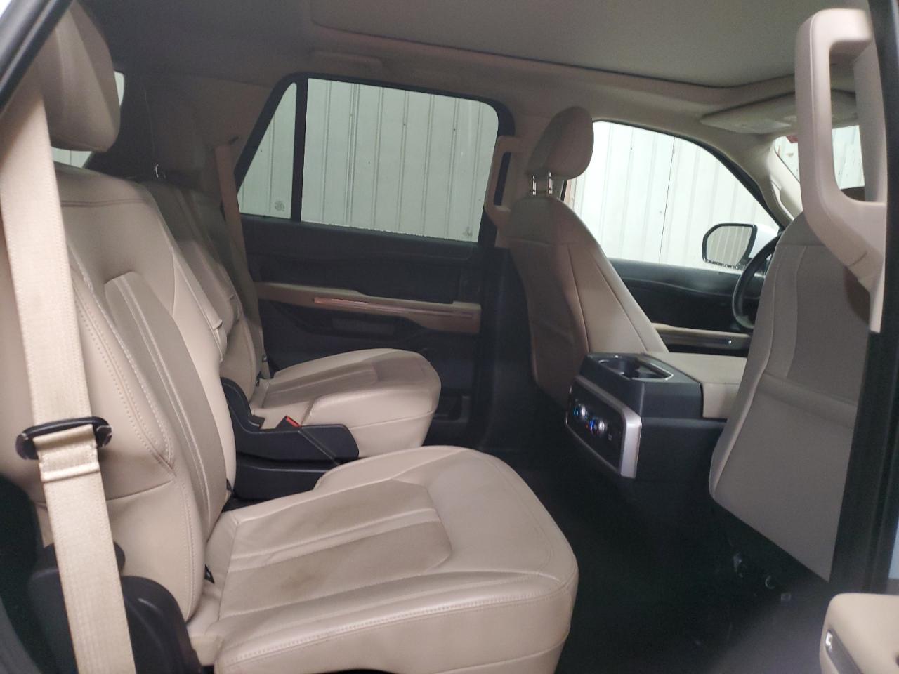 2022 Ford Expedition - Image 11