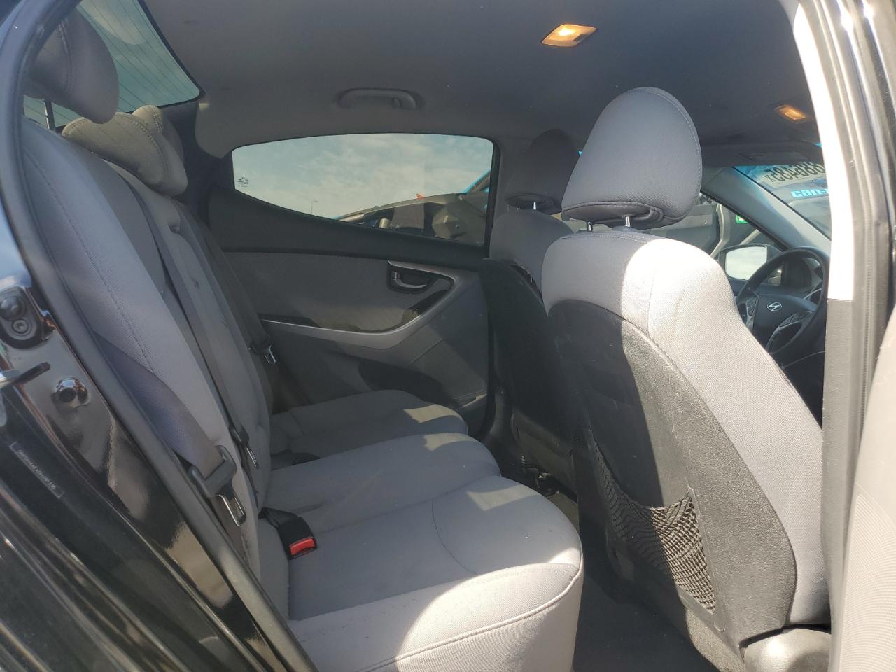 2013 Hyundai Elantra - Image 10