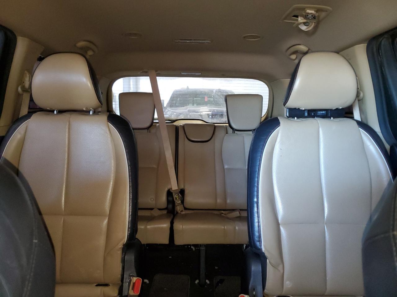 2017 Kia Sedona - Image 10