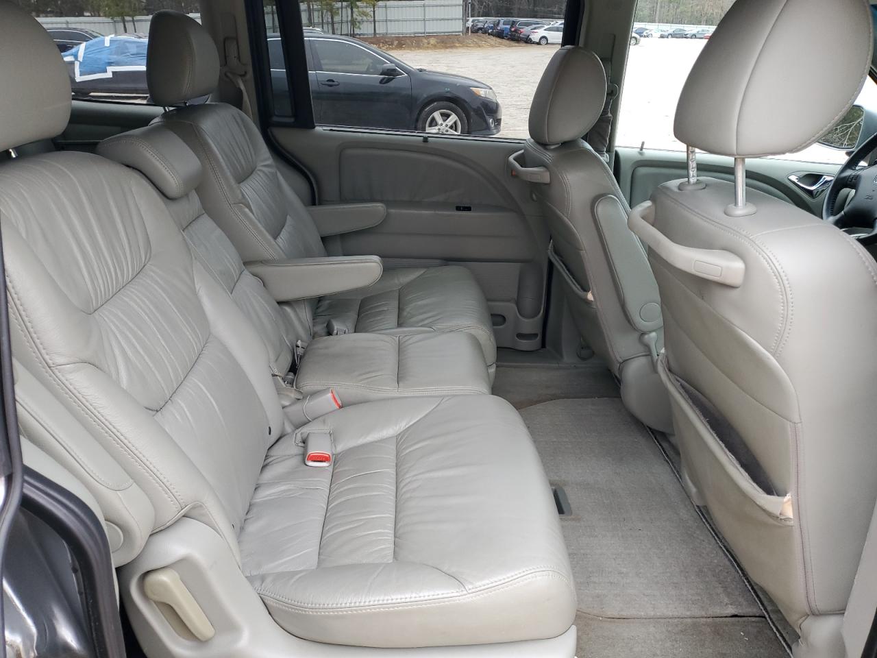 2010 Honda Odyssey - Image 11