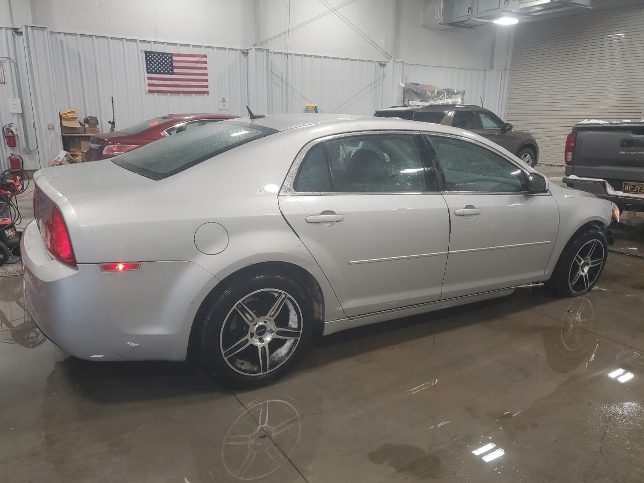 2011 Chevrolet Malibu - Image 3