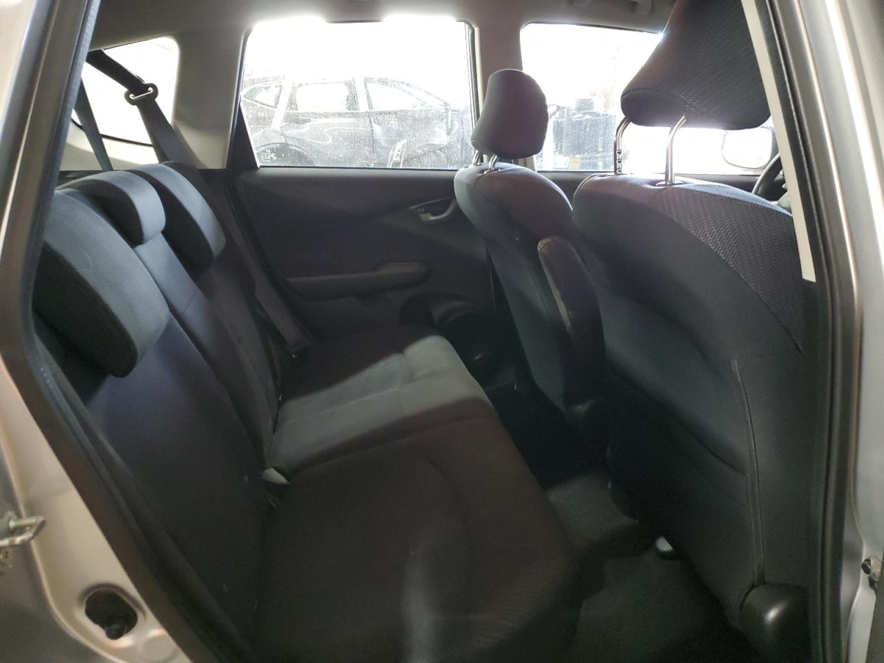 2012 Honda Fit - Image 10