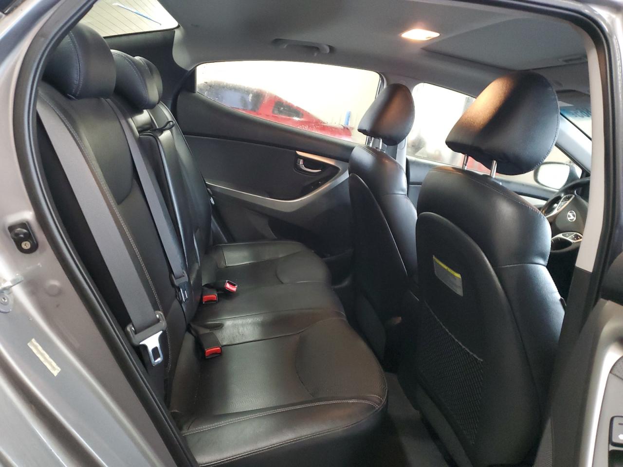 2011 Hyundai Elantra - Image 10