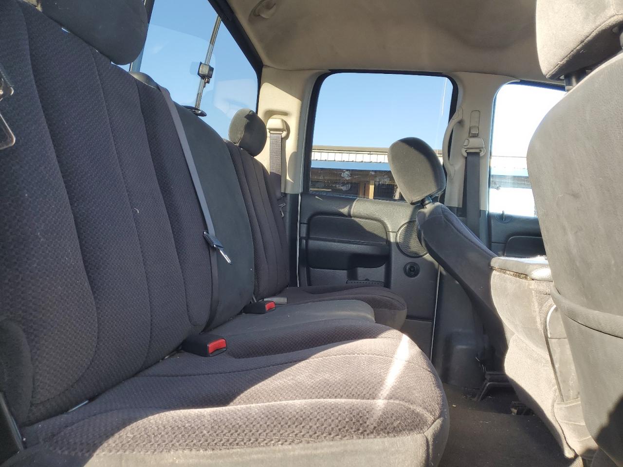 2005 Dodge RAM - Image 11