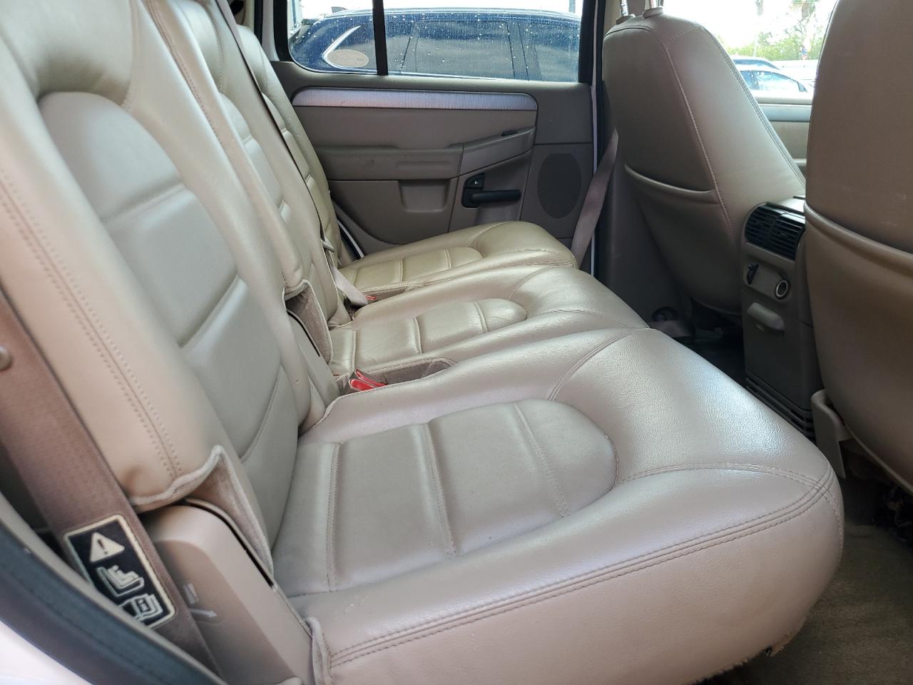2003 Ford Explorer - Image 11